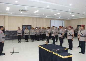 Suasana sertijab lima pejabat utama yang dipimpin Kapolda Gorontalo Irjen Pol Pudji Prasetijanto Hadi, Rabu (8/1/2025).(Foto humas Polda)