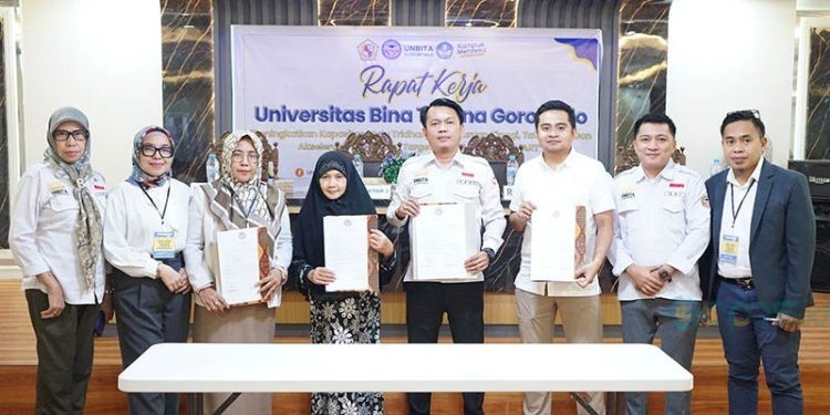 Foto Rapat Kerja UNBITA bersama seluruh pimpinan dan tenaga pendidik di Aula Inovasi UNBITA (Foto/UNBITA)