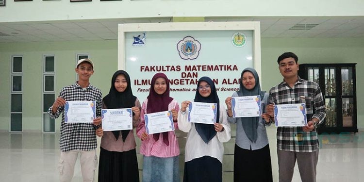 Para mahasiswa UNG yang meraih prestasi pada OSN-AT 2025