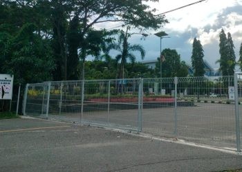 Akses keluar masuk kawasan Bandara Djalaludin Gorontalo menuju bandara lama.(Foto Putra Gopos)