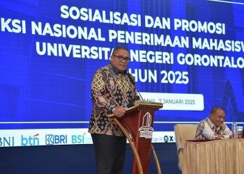 Rektor UNG sekaligus Ketua Tim SNPB, Eduart Wolok.(Foto UNG)