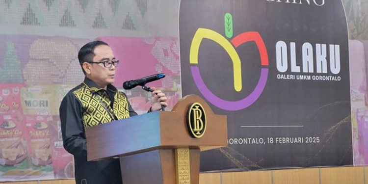 Kepala Perwakilan BI Gorontalo, Bambang Setya Permana, meresmikan Grand Launching Galeri UMKM Olaku, Selasa (18/2/2025). (Anang/Coolturnesia)