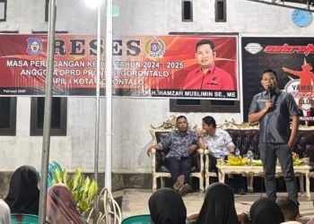 Anggota DPRD Provinsi Gorontalo Hamzah Muslimin saat menyerap aspirasi masyarakat di Kelurahan Huangobotu, Kecamatan Dungingi, Kota Gorontalo, Selasa (11/2/2025).