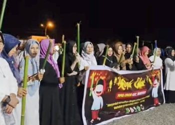 Kirab obor yang dilaksanakan warga Buntulia menyambut Ramadan 1446 H.