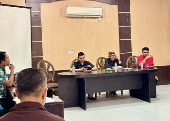 pertemuan Badan Kepegawaian dan Pengembangan Sumber Daya Manusia (BKPSDM) Kabupaten Gorontalo dengan para kepala lingkungan yang tidak masuk dalam kategori Pegawai Pemerintah dengan Perjanjian Kerja (PPPK) paruh waktu, Jumat (14/2/2025)