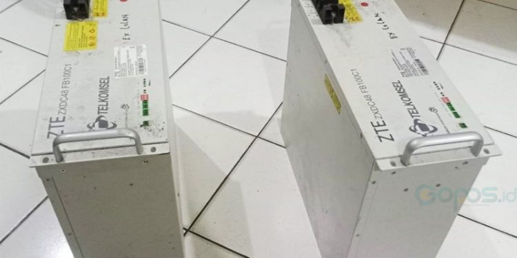 Barang bukti dua unit baterai BTS milik PT Telkomsel yang disita Polres Kotamobagu.(Foto Polres KTG)
