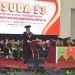 Rektor UNG, Eduart Wolok memberikan penyampaian kepada wisudawan UNG, Selasa (25/2/2025)