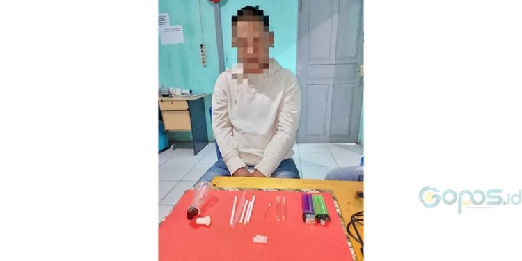 Satuan Narkoba Polresta Gorontalo Kota mengamankan seorang pria, FL (35) warga Kecamatan Hulonthalangi, Kota Gorontalo, Jumat (28/1/2025).