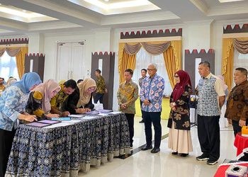 Penandatanganan perjanjian kinerja oleh jajaran dinas kesehatan provinsi gorontalo