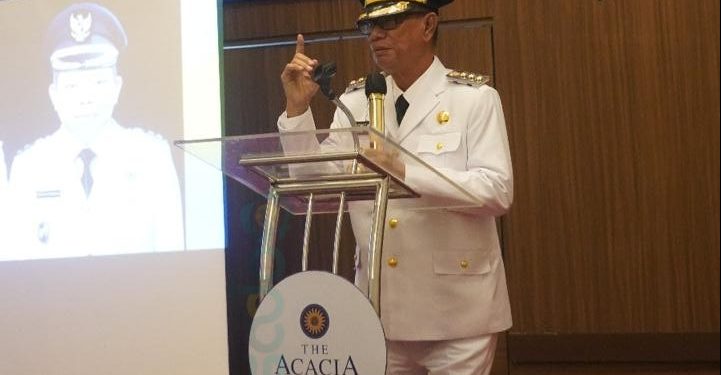 Bupati Bone Bolango, Ismet Mile saat berpidato pertama kali dihadapan jajaran Pemerintah Kabupaten Bone Bolango pada kegiatan Serah Terima Jabatan di The Acacia Hotel Jakarta, Kamis (20/2/2025). (Foto Afik/Diskominfo)
