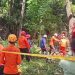 Proses evakuasi korban meninggal dunia pada kecelakaan truk BBM di jalan Trans Sulawesi Desa Molingkapoto, Kecamatan Kwandang, Kabupaten Gorontalo Utara, Kamis (13/2/2025).(Foto SAR Gorontalo)