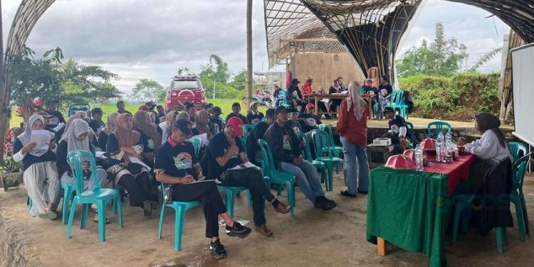 Program PKT BERSERI, Pupuk Kaltim Bekali Petani Gowa Cara Penanganan Hama dan Penyakit Tanaman
