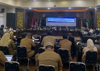 Rapat Banggar DPRD Kota Gorontalo dan TAPD Kota Gorontalo, Senin (10/3/2025).(Foto Rama Gopos)