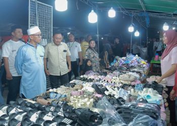 Wakil Bupati Pohuwato, Iwan Adam, meninjau Bazar Ramadan di Terminal Marisa, Pohuwato