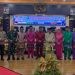Walikota Gorontalo Adhan Dambea bersama Ketua DPRD Kota Gorontalo Irwan Hunawa serta beberapa pejabat lainnya di sela-sela rapat Paripurna HUT ke-297 Kota Gorontalo, Rabu (19/3/2025).(Foto Rama gopos)