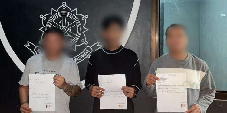 Tiga terduga pelaku berhasil diamankan di lokasi yang sama Desa Hulawa Kecamatan Telaga yakni ZD (23), IH (24), dan JM (26).
