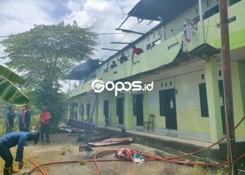 Kebakaran melanda sebuah kos-kosan dua lantai di Desa Iloheluma, Kecamatan Tilongkabila Bone Bolango, sekitar pukul 10.30 WITA, Rabu (05/03/2025).