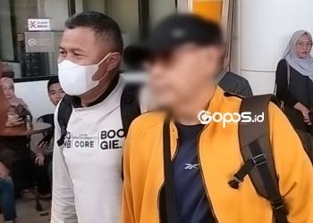 Kepolisian Daerah (Polda) Gorontalo menjemput paksa salah satu terduga tersangka dugaan korupsi Jalan Nani Wartabone ex Panjaitan Kota Gorontalo.