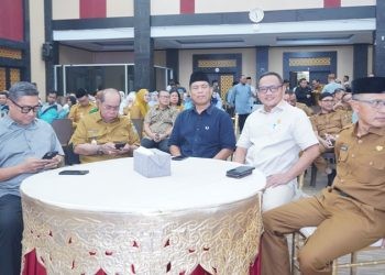 Ketua dan Wakil Ketua DPRD Kota Gorontalo bersama Walikota dan Wakil Walikota serta Sekda Kota Gorontalo, Selasa (18/3/2025). (Foto:Humas Dekot)