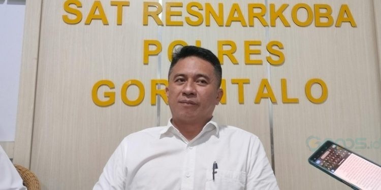 Kasat Narkoba Polres Gorontalo, Iptu Rudianto Simbala saat dikonfirmasi, Senin (10/3/2025). (Foto: Putra/Gopos)