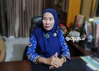 Lisna Nalole selaku Kepala Sekolah.(Foto Putra Gopos)