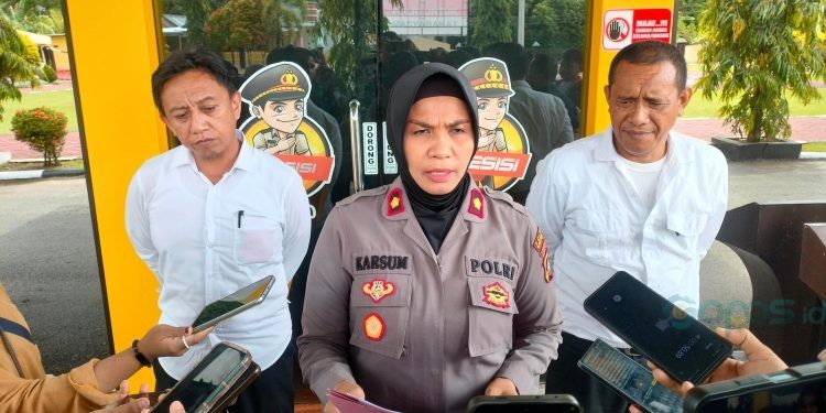 Wakapolres Bone Bolango, Kompol Karsum Ahmad saat diwawancarai awak media.