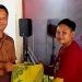 Pembagian paket THR bagi karyawan RSUD Hasri Ainun Habibie, Limboto, Kabupaten Gorontalo.