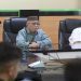 Bupati Gorontalo, Sofyan Puhi (Kiri), Wakil Bupati Gorontalo, Tonny Junus (Kanan) saat memimpin rapat bersama pelaku usaha di Kabupaten Gorontalo, jumat (14/03/25). (Foto: Istimewa)