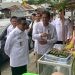 Wakil Walikota Gorontalo Indra Gobel saat meninjau pedagang takjil di kawasan Kalimadu bersama BPOM Gorontalo, Rabu (5/3/2025).(Foto Rama Gopos)
