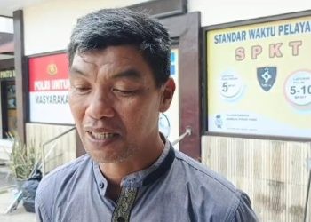 Mohamad Andi Indalan warga asal Kecamatan Pagimana, Provinsi  Sulawesi Tengah saat diwawancarai awak media.(Foto Putra Gopos)