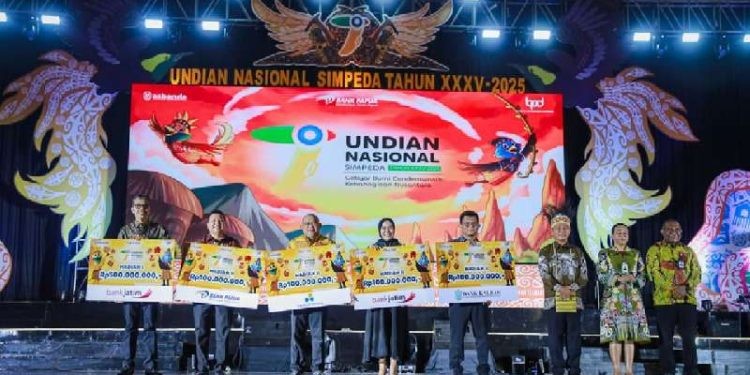 Asbanda dan Bank Papua menggelar Undian Tabungan Simpeda Nasional Periode ke 2 Tahun XXXV-2025 di Istora Papua Bangkit, Sentani, Jayapura, Papua, Kamis, 24 April 2025.
