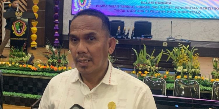 Wakil Ketua Komisi I DPRD Kota Gorontalo Darmawan Duming.(Foto Rama Gopos)