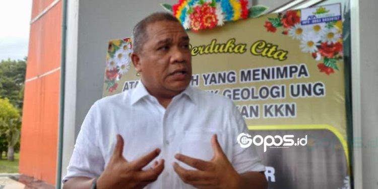 Rektor UNG, Eduart Wolok