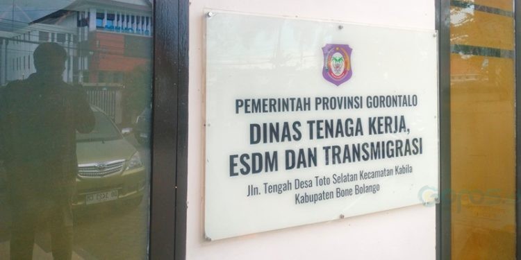 Kantor Disnakertrans Provinsi Gorontalo.(Foto Putra Gopos)