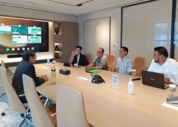 Sandiaga Uno ketika menerima kunjungan Walikota Kotamobagu Weny Gaib dan Bupati Bolmong Yusra Alhabsyi di Jakarta, Rabu (23/4/2025).