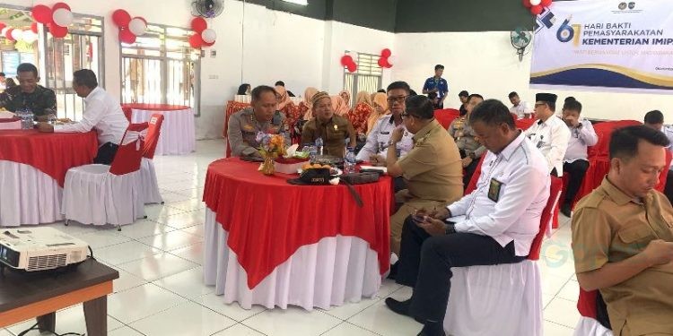 Herianto Thalib bersama pimpinam daerah saat menghadiri acara hari Bakti Permasyarakatan ke-61 di aula Lapas kelas II A, Senin (28/4/2025) (Rama/Gopos)
