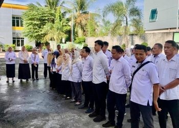 Sekwan NR Monoarfa memberikan penyampaian kepada jajaran ASN di lingkungan DPRD Kota Gorontalo (Rabu/9/4/2025).(Foto: Humas)