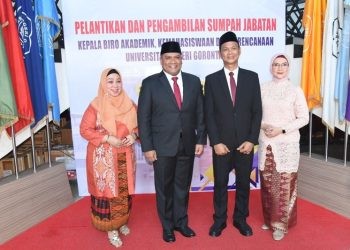 Rektor UNG Eduart Wolok Lantik Kepala Biro AKP