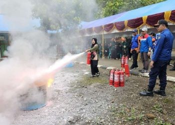 Pertamina Patra Niaga Regional Sulawesi melalui Aviation Fuel Terminal (AFT) Hasanuddin menggelar Emergency Drill simulasi penanggulangan kebakaran pada Jumat (16/5).