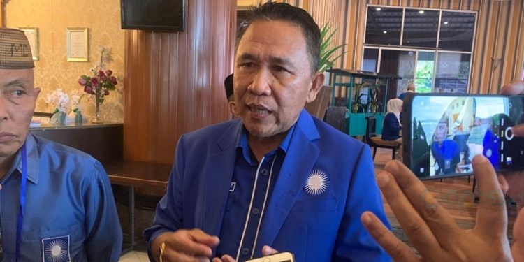 Ketua DPW PAN Provinsi Gorontalo Anas Jusuf saat diwawancarai usai Muswil, Rabu (14/5/2025).(Foto Rama Gopos)