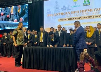 Gubernur Gorontalo Gusnar Ismail saat pelantikan BPD HIPMI di Azlea Convention Center, Kamis (22/5/2025).(Foto:Eci/Mg-Gopos)