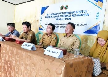 Suasana rapat pembentukan KMP Biawao yang digelar di aula Kelurahan Biawao, Kecamatan Kota Selatan, Kota Gorontalo, Senin (19/5/2025).