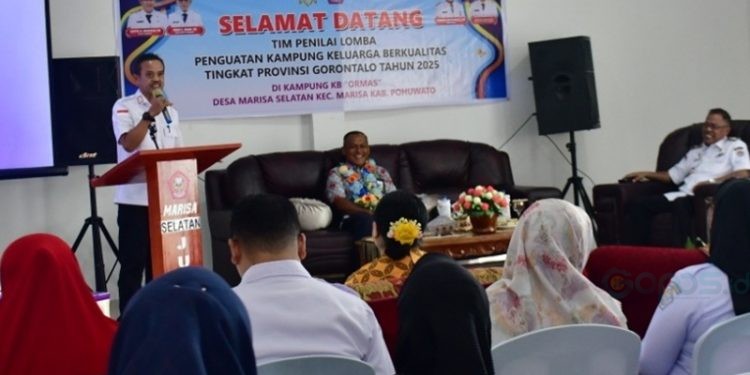 Sekda Pohuwato, Iskandar Datau, memberikan sambutan penilaian lomba kampung KB tingkat Provinsi Gorontalo, Rabu (21/5/2025) (Sadrin Prokopim Pohuwato)