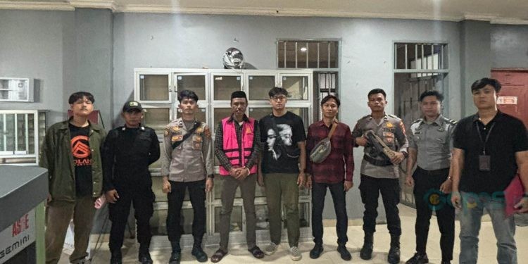 Dua tersangka kasus korupsi dana desa Buntulia Selatan di periksa Kejari Pohuwato, Jum'at (16/05/2025) (Istimewa)