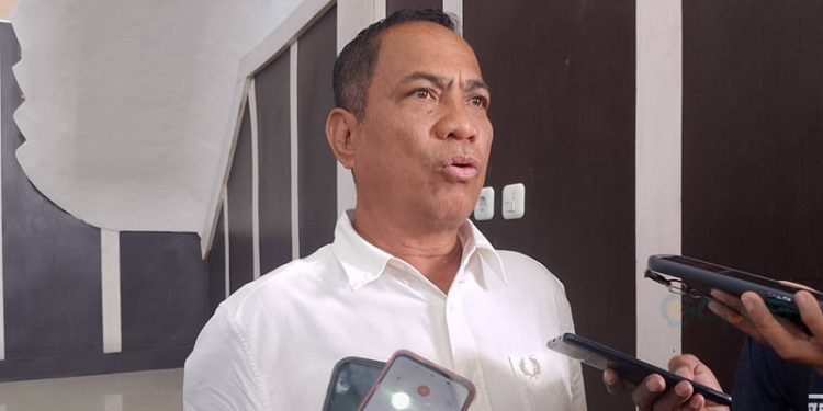 Wakil Ketua DPRD Kota Gorontalo Rivai Bakusu.