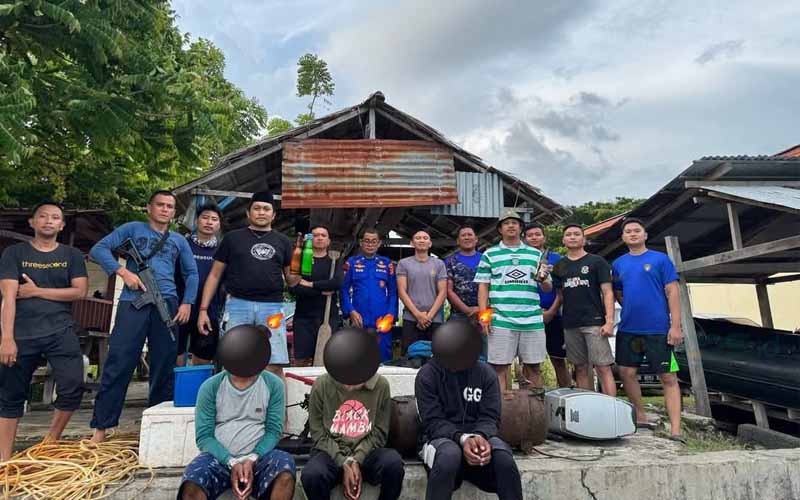 Ketiga tersangka saat diamankan petugas pada Senin, 10 Maret 2025. (foto.istimewa)