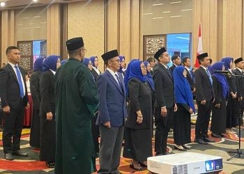 23 pejabat struktural untuk masa jabatan 2025–2029 yang berlangsung di Ballroom Aston Hotel Gorontalo dan disaksikan langsung oleh berbagai pihak, termasuk mitra strategis, perwakilan pemerintah, serta lembaga pendidikan tinggi lainnya, Rabu (30/4/2025)