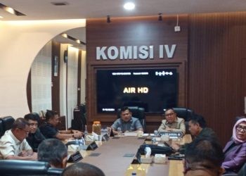 Komisi IV DPRD Provinsi Gorontalo bersama Dinas Pendidikan dan Kebudayaan Provinsi Gorontalo menggelar rapat kerja penting yang membahas pelaksanaan Sistem Penerimaan Murid Baru (SPMB) untuk tahun ajaran 2024/2025. (foto.istimewa)