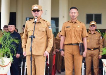 Bupati Pohuwato, Saipul Mbuinga, memberikan sambutan upacara Hari lahir Pancasila, berlangsung di Halaman Kantor Bupati Pohuwato, Senin (02/06/2025) (Iwan Karim Prokopim Pohuwato)