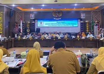 Foto suasana rapat banggar bersama TAPD di aula dekot (senin/16/6/2025) (Rama/Gopos)